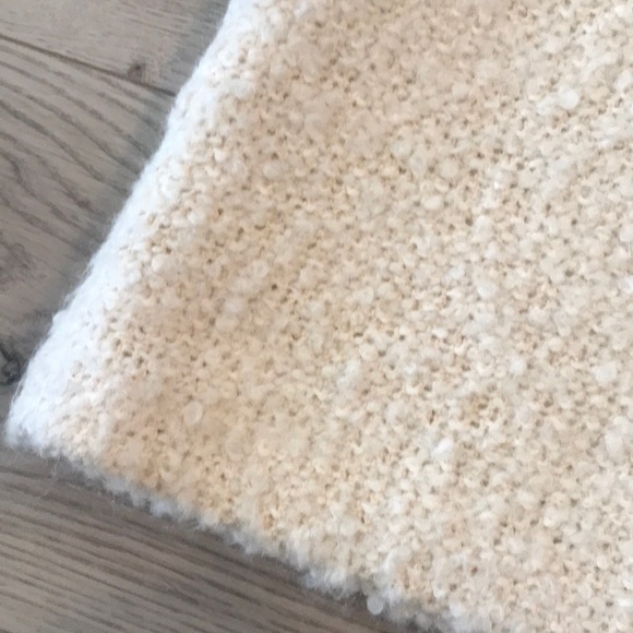 ✔️SOLD✔️ Alice + Olivia mini skirt. Size S/M - Picture 2 of 5